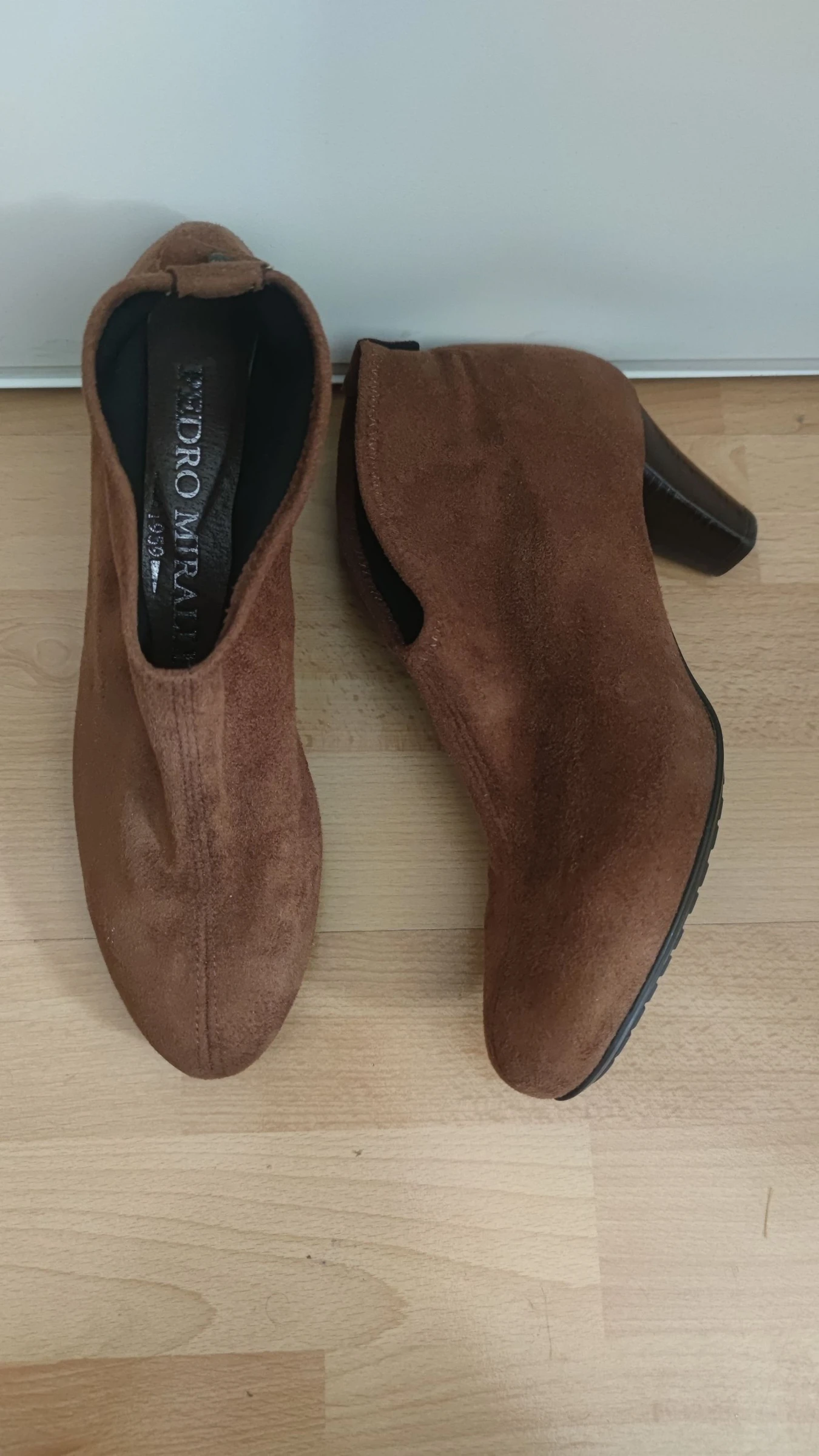 Botines de ante com salto Pedro Miralles Tamanho 38 – photo 3